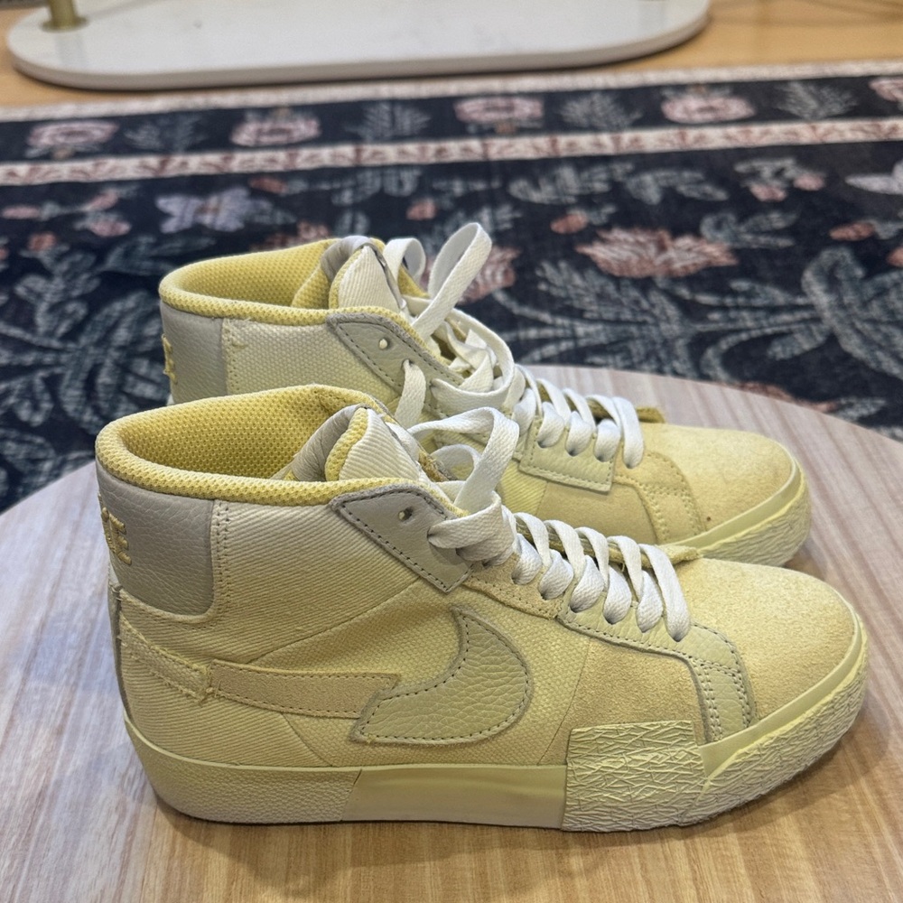 Nike SB zoom blazer mid prm men’s size 4 women’s 5.5 yellow